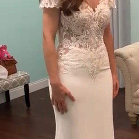 ANNA GRACE Elegant Luxurious Crepe Fabric Lace Designer Wedding Gown Size 4 - Picture 8 of 13